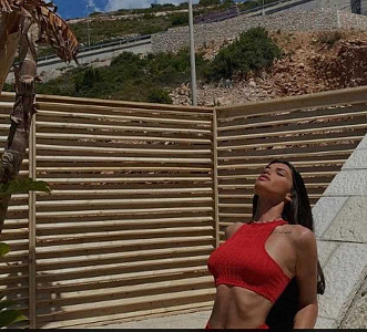 Реальные фото Микаэла