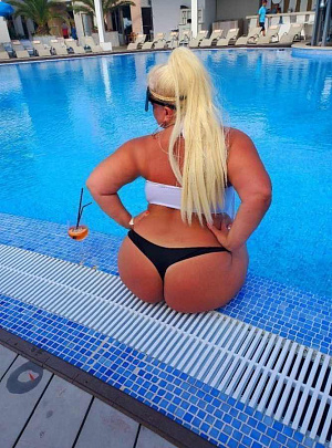 Селена — эротические фото