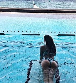 Карина — эротические фото